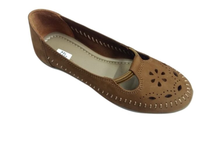 Ladies-flat-nubuck-leather-punch-shoes